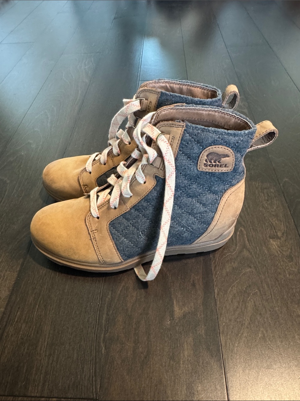 Sorel Tan and Blue wedge Quilted Lace-Up Winter Boots